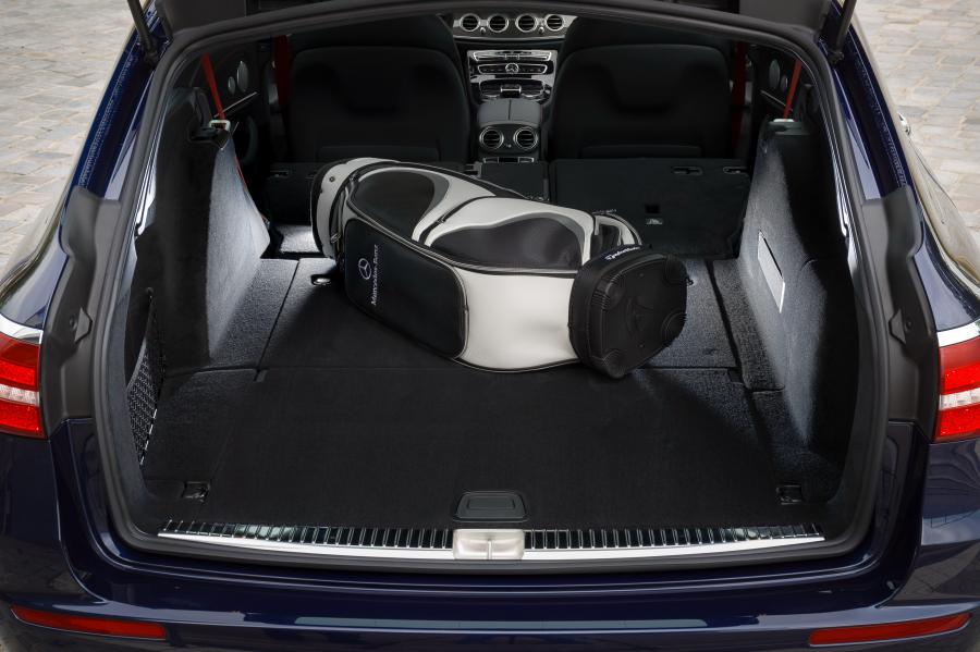 Багажник Mercedes-AMG E43 4Matic Estate 2016 года  (фото 1 из 28)